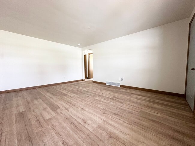 Building Photo - 2652 Sherry Ln