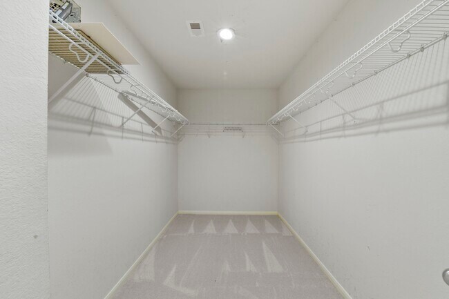 Building Photo - 15811 Vinemoss Ln