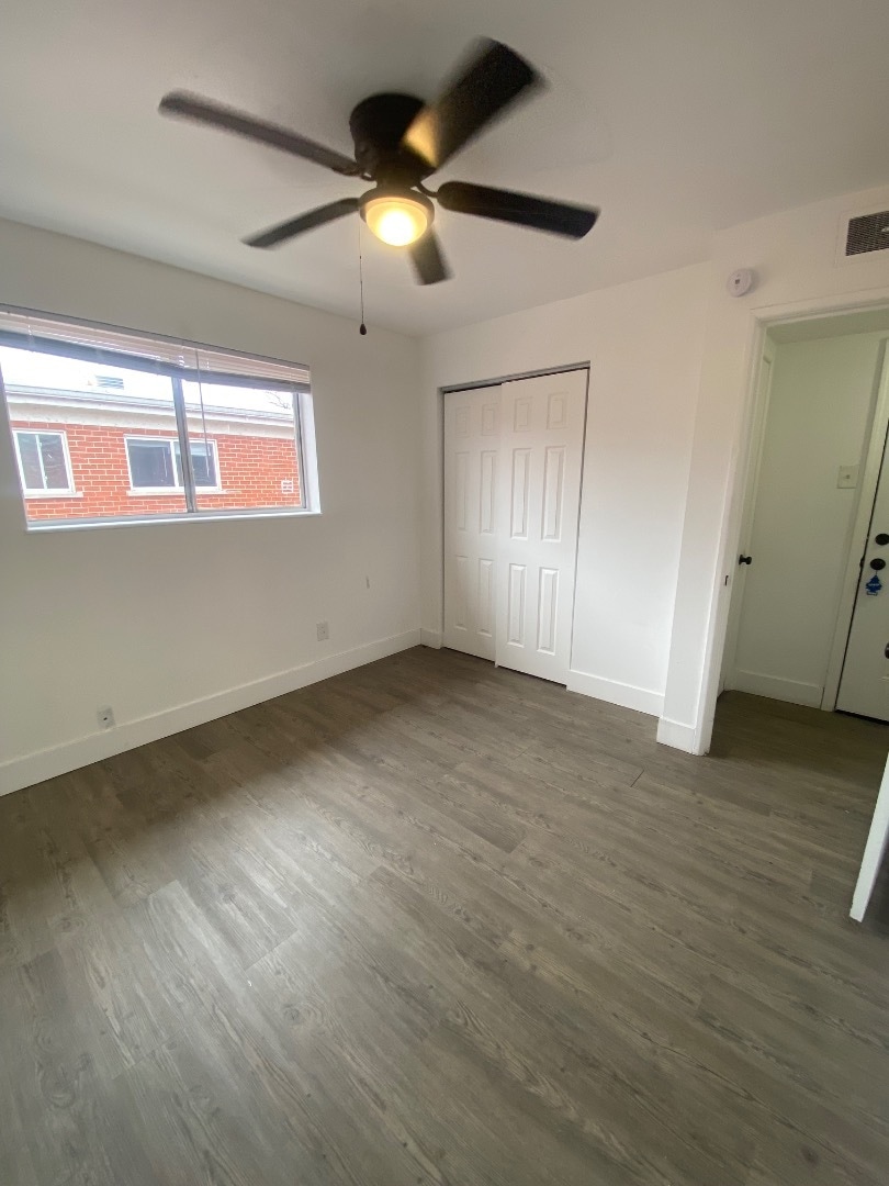 Building Photo - 813D Courtois