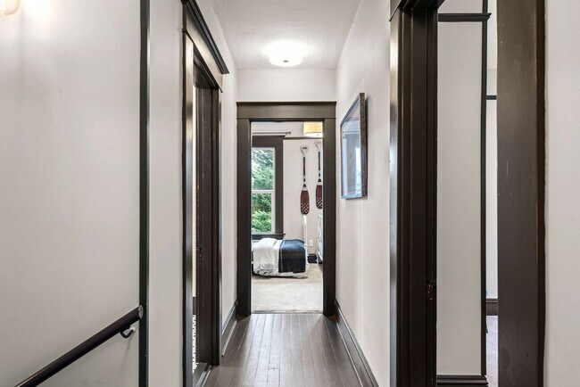 Building Photo - 3820 SE Belmont St