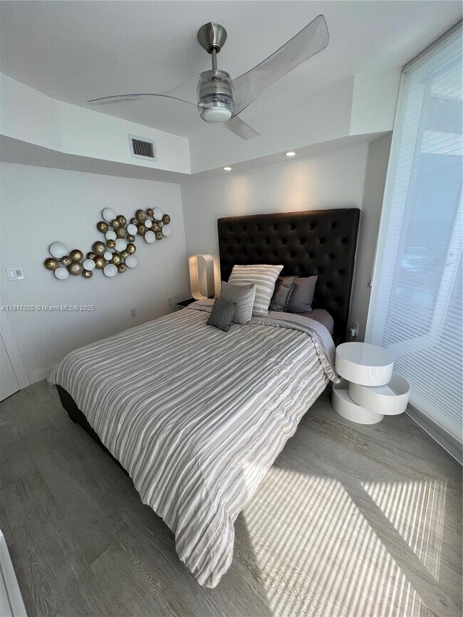 Building Photo - 6301 Collins Ave