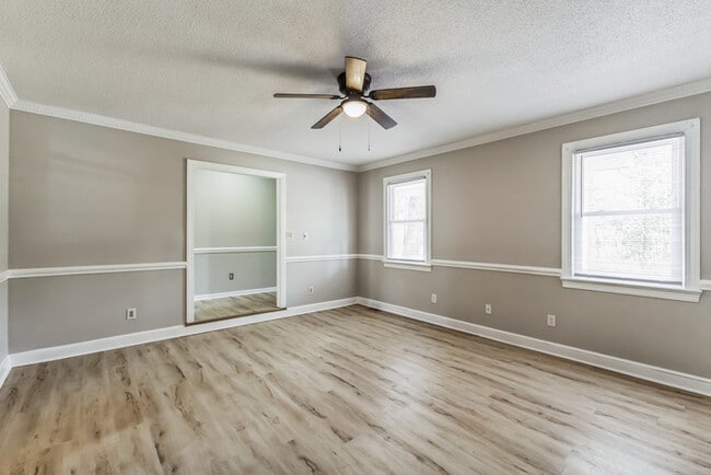 Building Photo - 412 Circle Dr