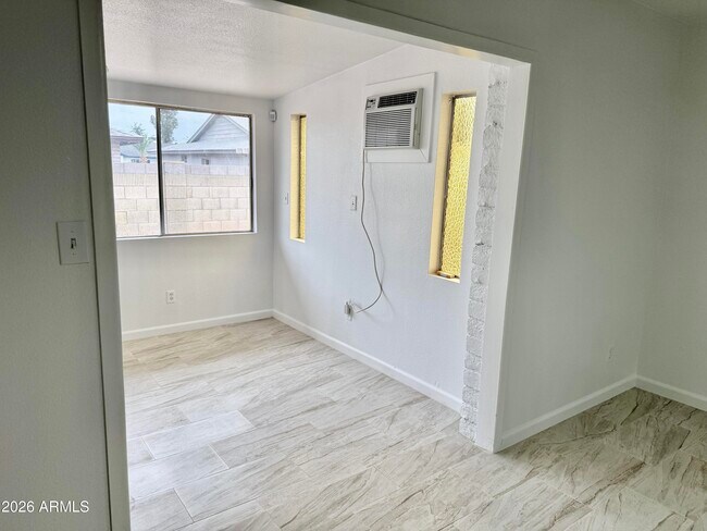 Building Photo - 5817 W Tierra Buena Ln