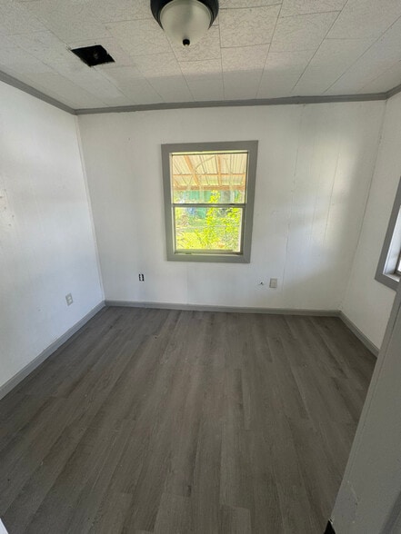 Building Photo - 516 Jacobs Ave