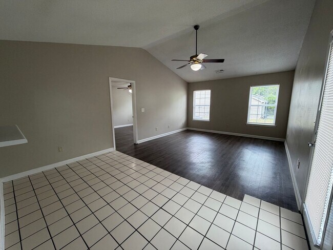 Building Photo - 46/48 Widgeon Way