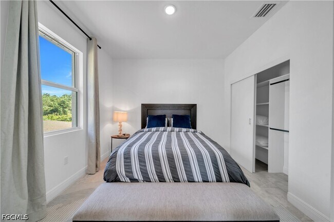 Building Photo - 6007 Kumquat Cir