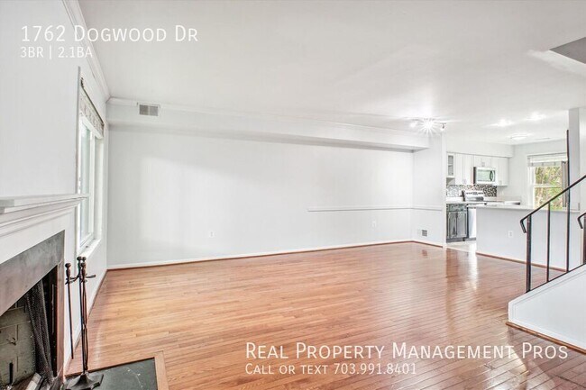Building Photo - 1762 Dogwood Dr