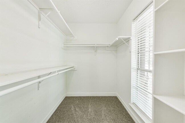 Building Photo - 28902 Twisted Oak Dr