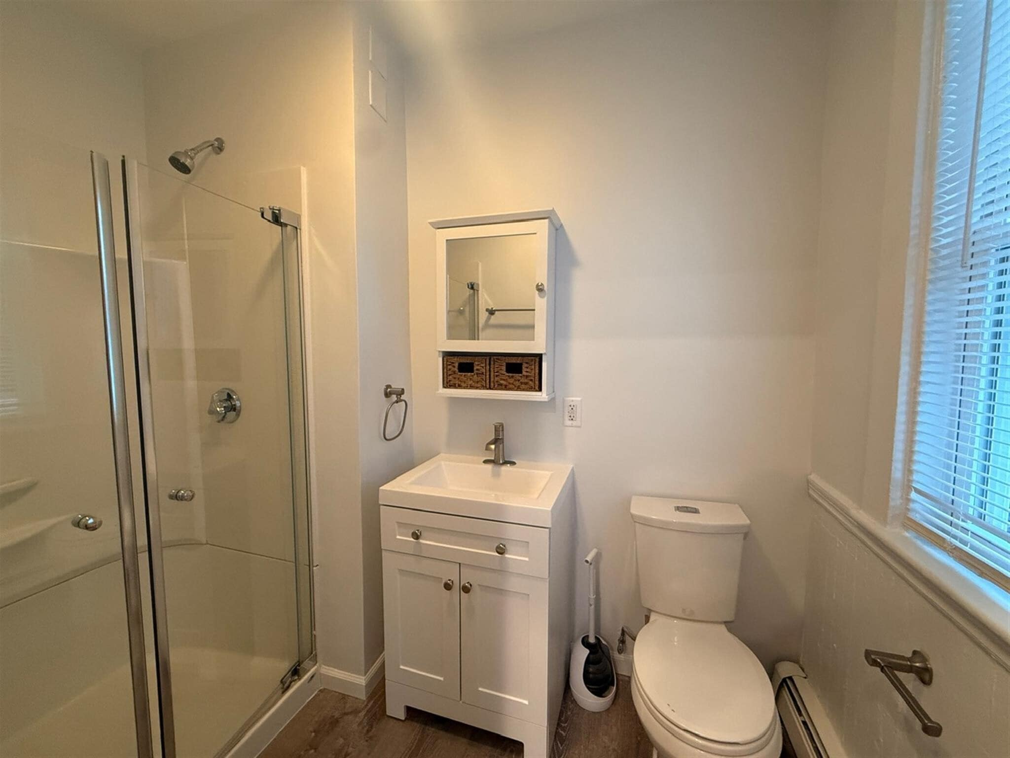 Building Photo - 76 Oak St