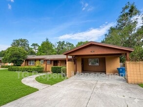 Building Photo - 1355 Lamanto Ave E