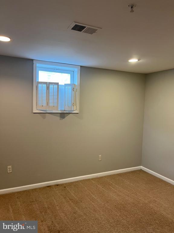 Building Photo - 7700 Down Ct