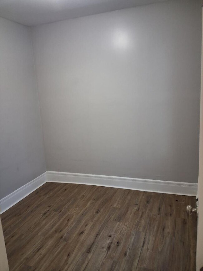 Building Photo - 84 Carson Ave