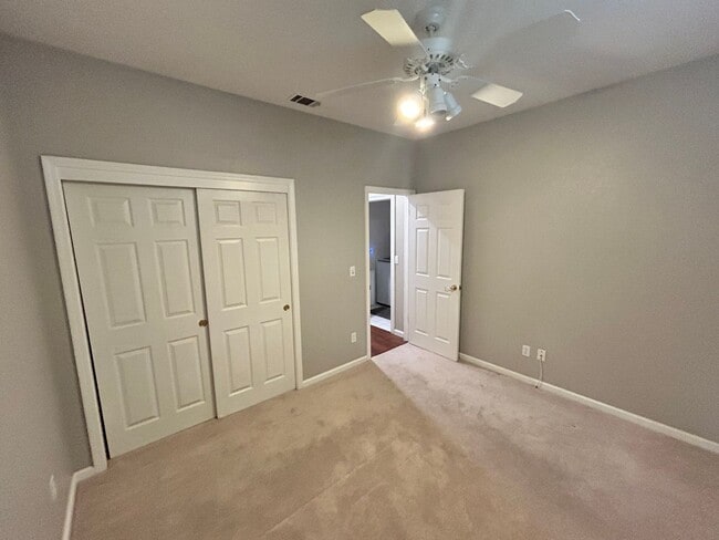 Building Photo - Beautiful Brookside Home 3 Bedroom/2 Bath