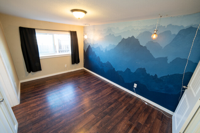 Master bedroom (with blackout curtains) - 5410 Monaco St