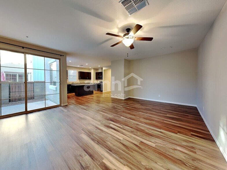 Building Photo - 20715 W Stone Hill Rd