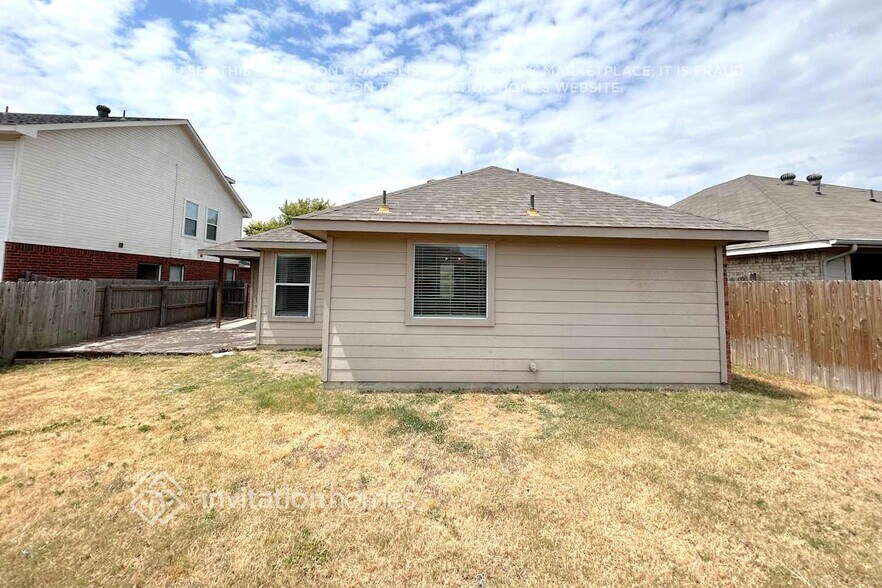 Building Photo - 1650 Hillside Dr