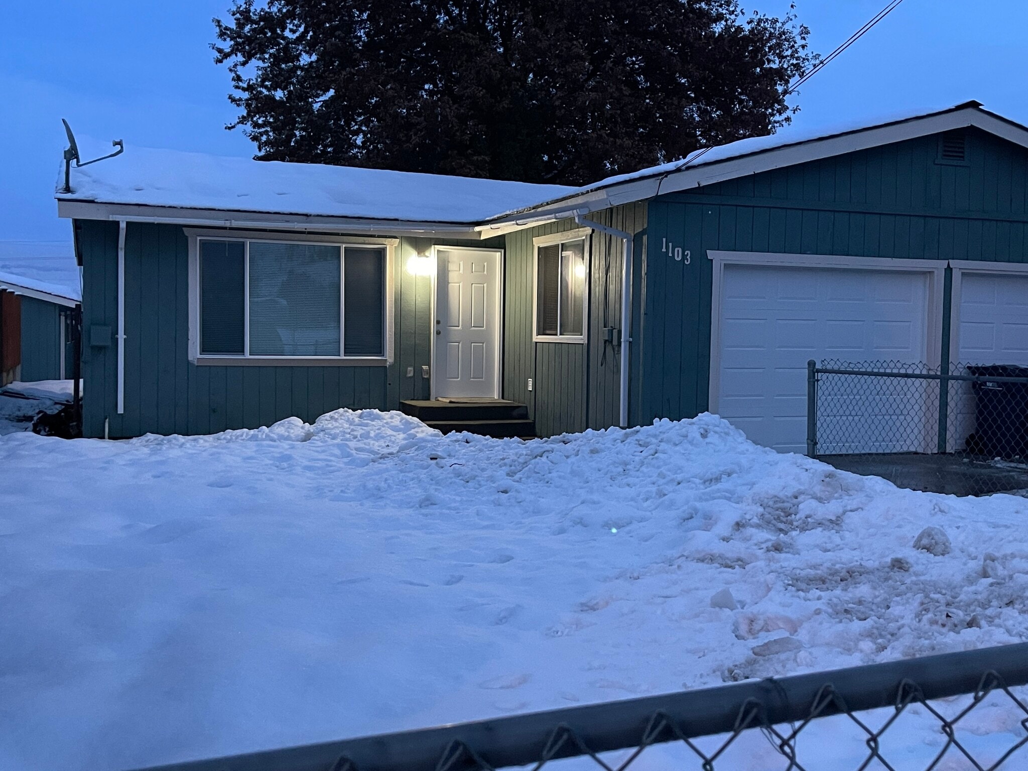 Building Photo - 1103 Methow St