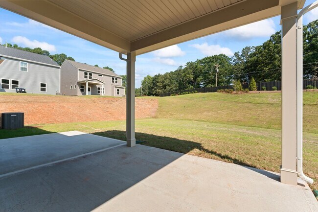 Building Photo - 5 Bed + 3 Bath Single Family Home in Charl...