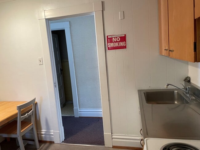 Building Photo - 126 College Ave