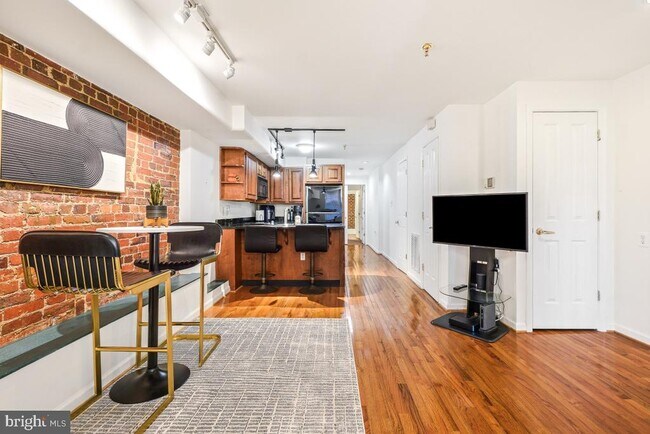 Building Photo - 1514 21st St NW