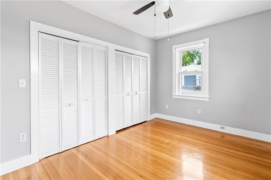 Building Photo - 291 Maple Ave