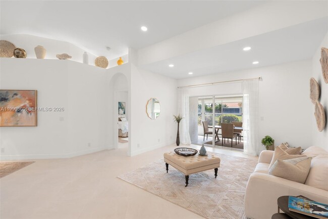 Building Photo - 15465 Lake Magnolia Pl