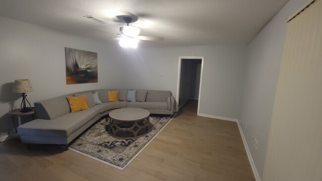 Building Photo - 829 Bellemeade Blvd