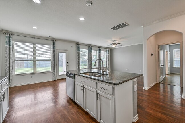 Building Photo - 4511 Apple Point Ln