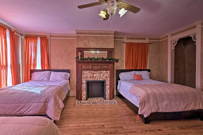 Building Photo - 2901 Broadway Avenue J