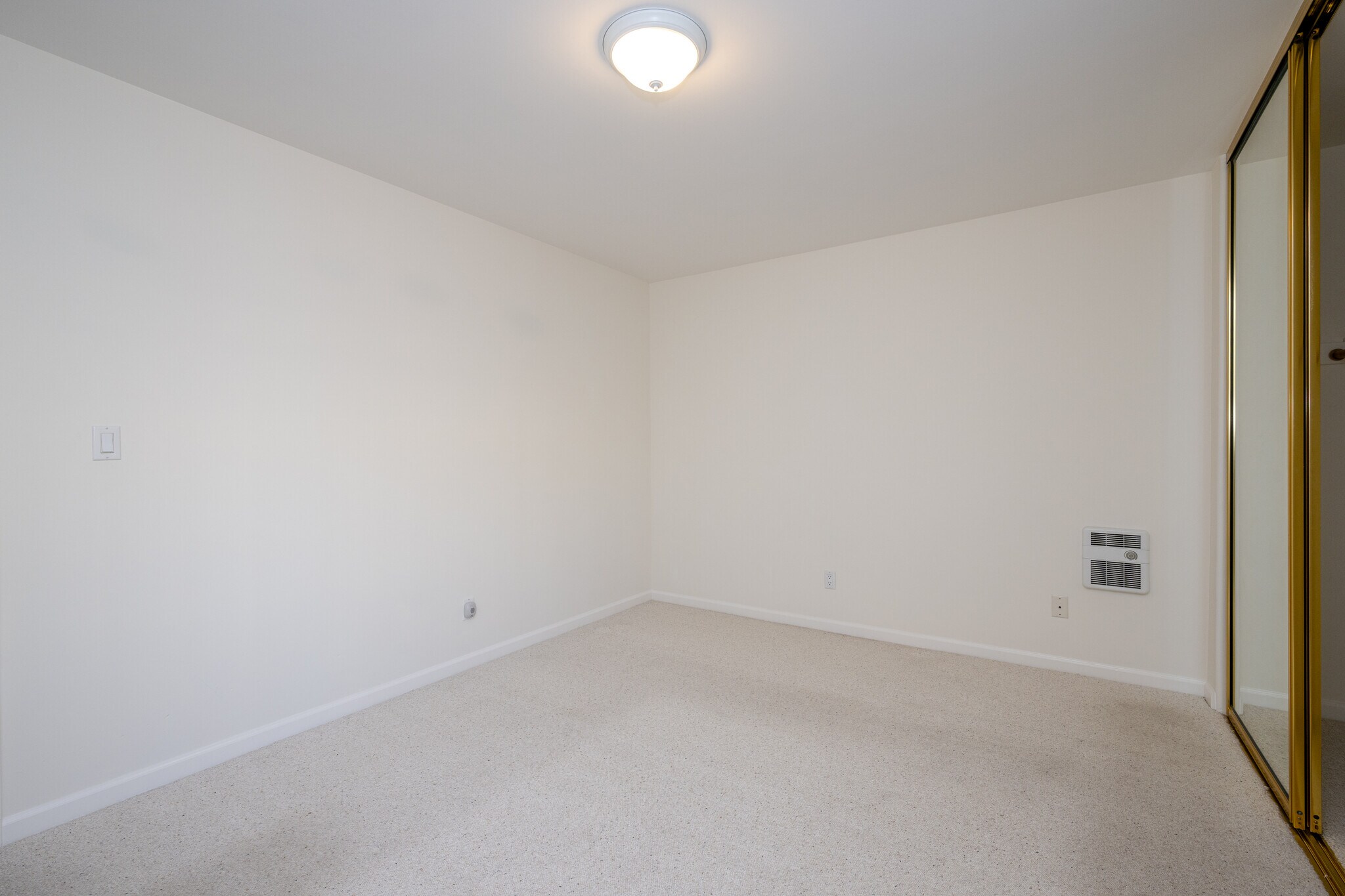 Building Photo - 1701 Judah St