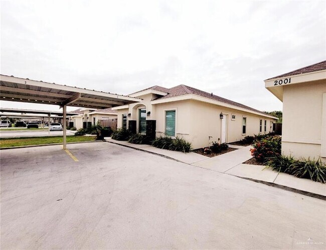 Primary Photo - 2001 Taft St