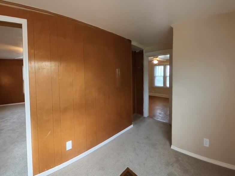 Family Room - 230 Canal St