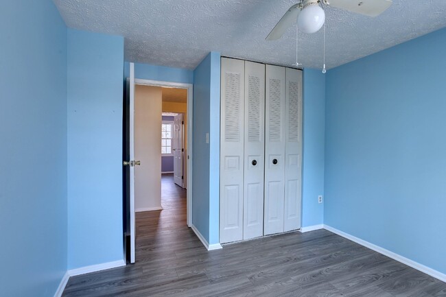 Building Photo - 3BD/1.5BA, Cozy Townhome in Silver Spring.