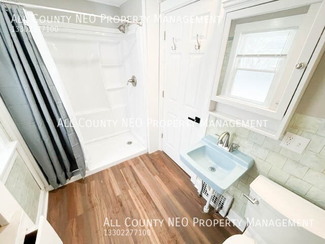 Building Photo - 3500 W 135th St