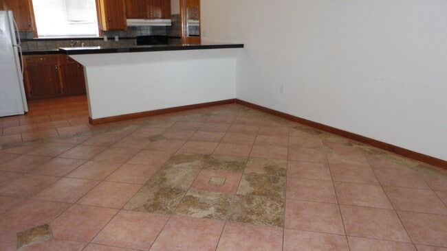 Building Photo - 4 Sunset Pl