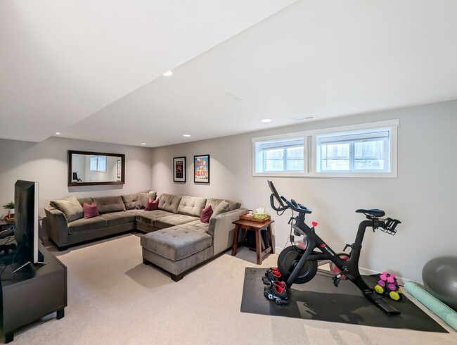 Building Photo - Elegant 3-Bedroom Home with Exceptional Craftsmanship in West Seattle