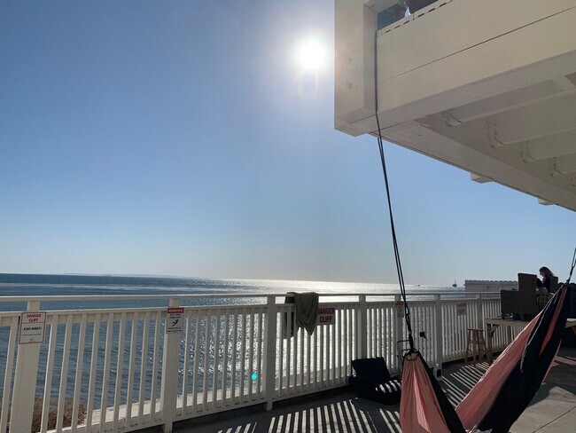 Building Photo - 6647 Del Playa Dr