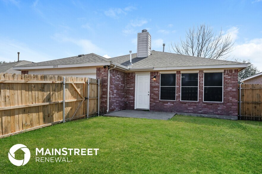 Building Photo - 2213 Midbury Dr