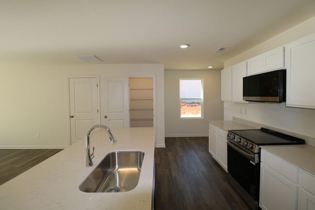 Building Photo - 624 Richard Rd