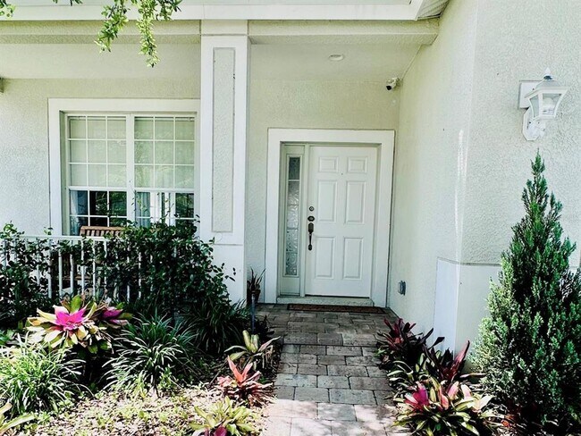 Building Photo - 24900 Oakhaven Ct