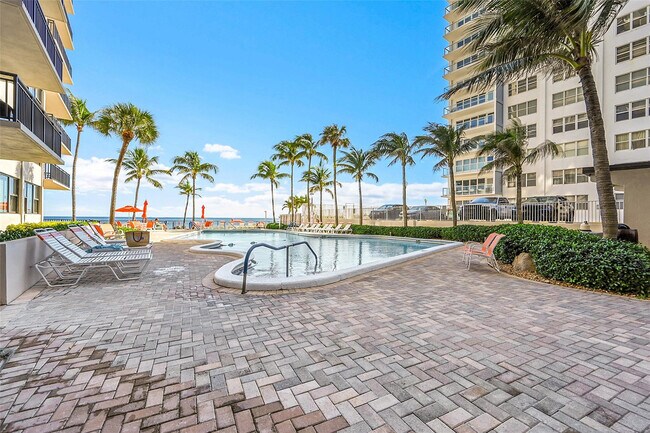 Building Photo - 3800 Galt Ocean Dr