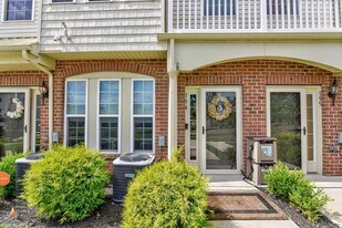 Building Photo - 154 Kyle Dr