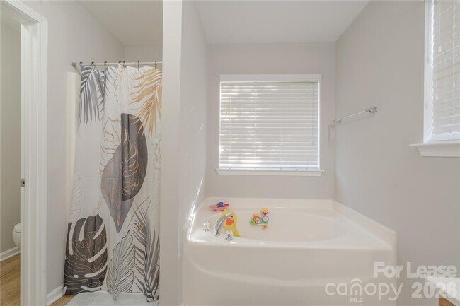 Building Photo - 223 Stockbridge Dr