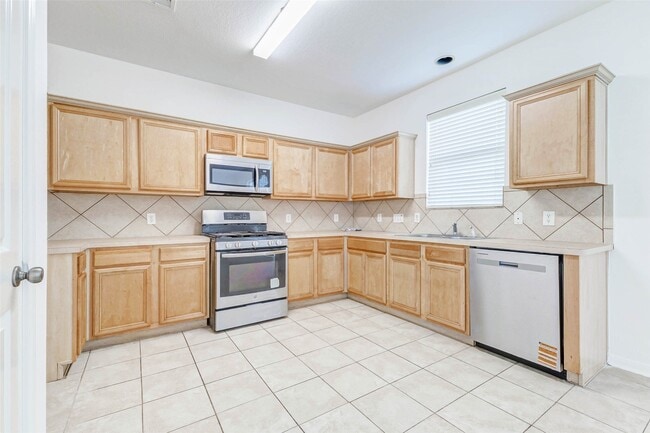 Building Photo - 8115 Barnes Ridge Ln