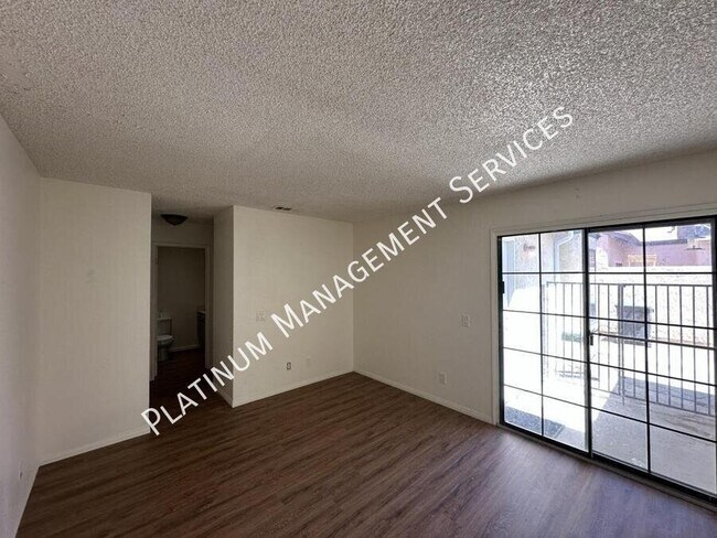 Building Photo - 1219 E Ave R7