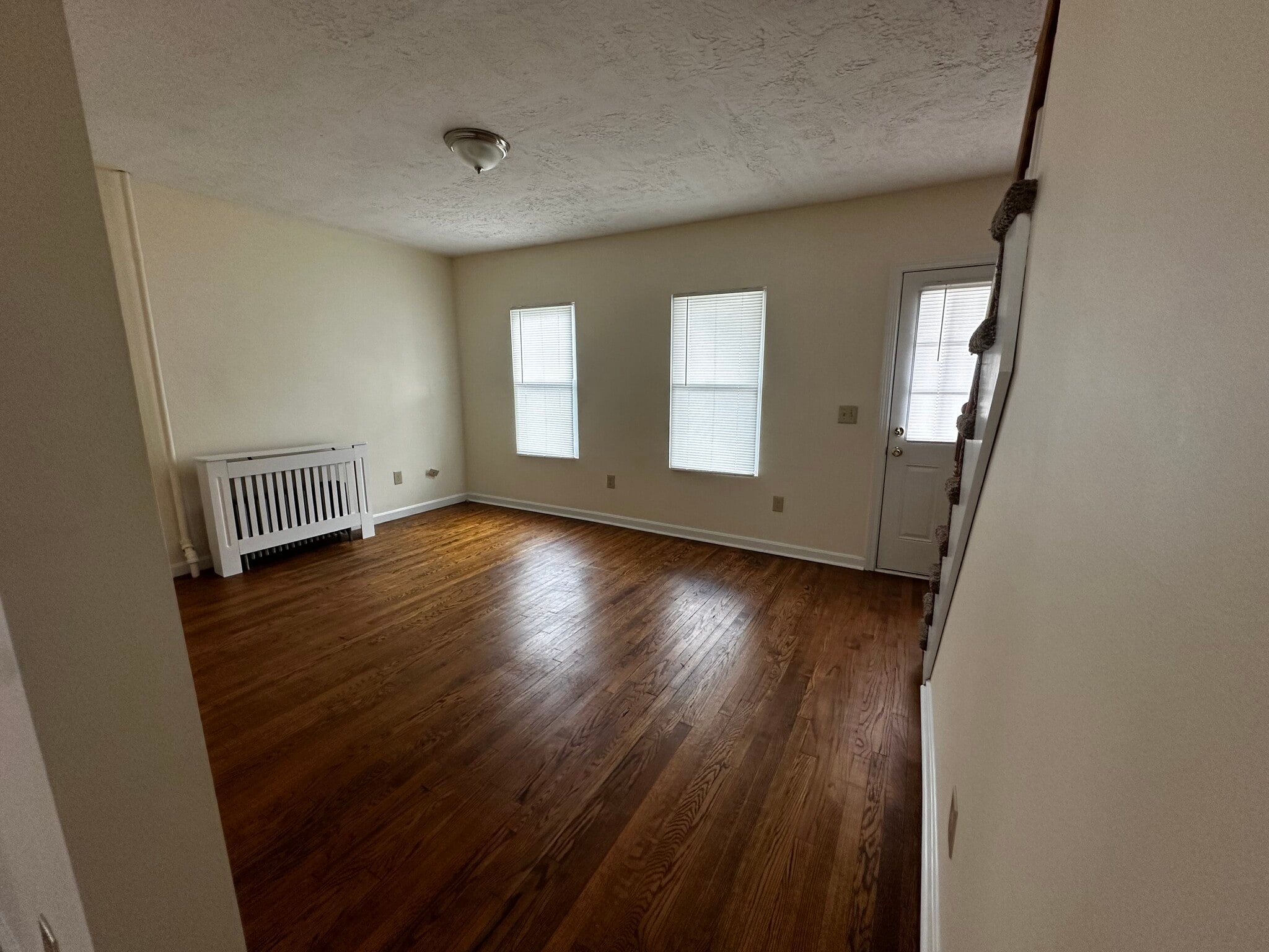 Living Room - 58 Lake St