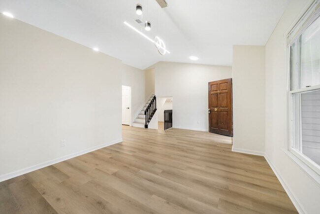 Building Photo - 991 Lisa Kay Dr