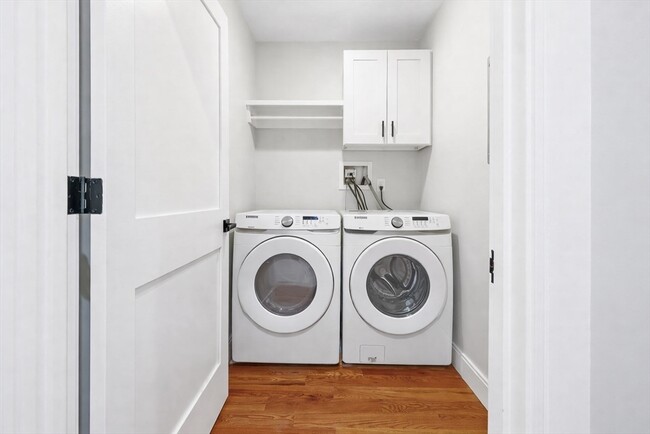 Building Photo - 113-115 Falcon St