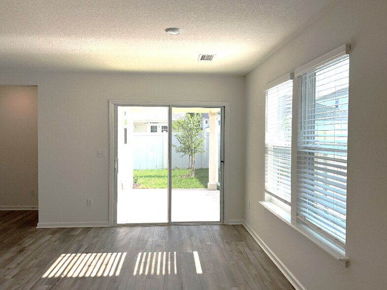 Building Photo - 128 Peace River Rd