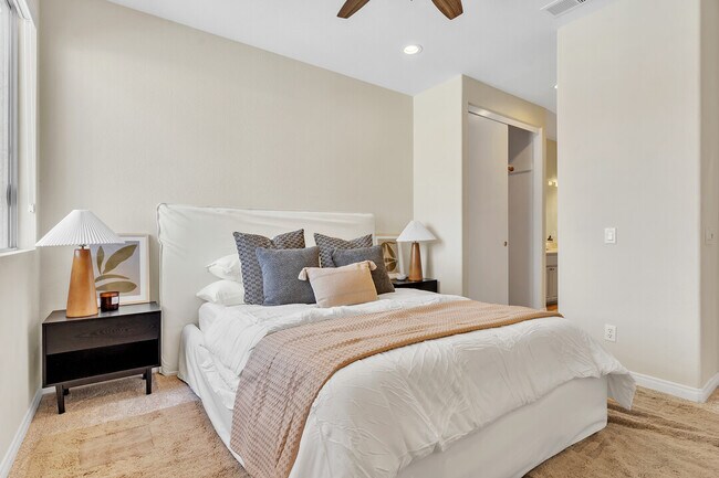 Building Photo - 11424 Via Rancho San Diego